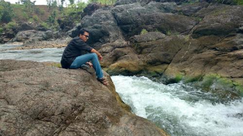 Vivek Ingle at Wari Hanuman Dam